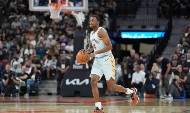 美记：福克斯卡斯尔哈珀都是持球有威力外线不够好 马刺需想办法